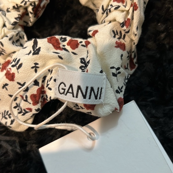 GANNI Printed Floral Scrunchie in Egret NWT - Picture 3 of 5